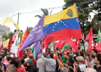 Protesto em SP pede soltura de Maduro e autonomia da Venezuela