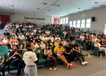 Projeto integra cerca de 180 alunos às rotinas do Hospital Estadual Dr. Jayme Santos Neves