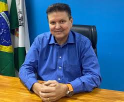 “Diga ao povo que fico”: Euclério Sampaio decide permanecer na Prefeitura de Cariacica