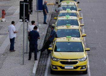Move Brasil: motoristas de aplicativo e taxistas já podem solicitar análise de crédito para renovação de frota