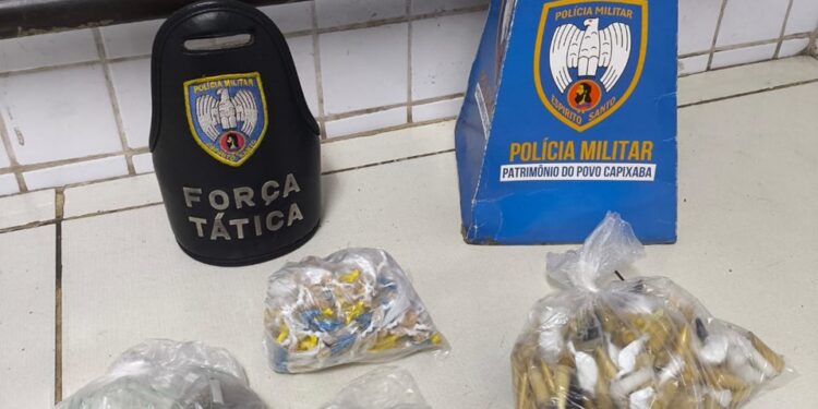 Ações da PM resultam na apreensão de arma e de fogo, entorpecentes e na recuperação de veículo roubado no município de Serra