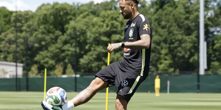 Neymar volta a treinar com a seleção a 2 dias do jogo contra o HaitiNeymar volta a treinar com a seleção a 2 dias do jogo contra o Haiti