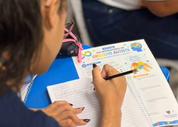 Escola de Anchieta promove reflexões sobre autismo e neurodiversidade nas aulas de Biologia