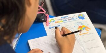 Escola de Anchieta promove reflexões sobre autismo e neurodiversidade nas aulas de Biologia