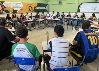 Estudantes de Marataízes participam de atividade sobre racismo estrutural e desigualdade de gênero no esporte