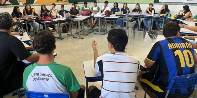 Estudantes de Marataízes participam de atividade sobre racismo estrutural e desigualdade de gênero no esporte