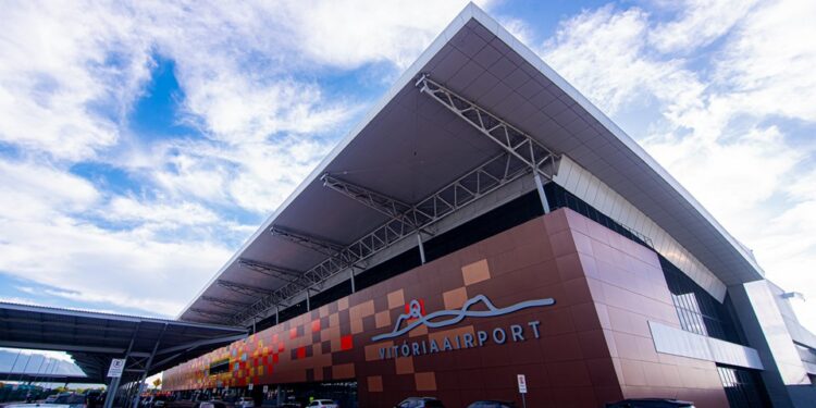 Aeroporto de Vitória registra crescimento de 14% na movimentação de passageiros em 2026