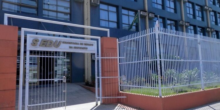 Sedu publica edital para seleção de material didático voltado à recomposição da aprendizagem e educação digital