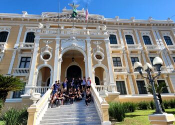Estudantes de Vila Velha realizam de visita pedagógica ao Centro de Vitória e à exposição das obras de Rembrandt