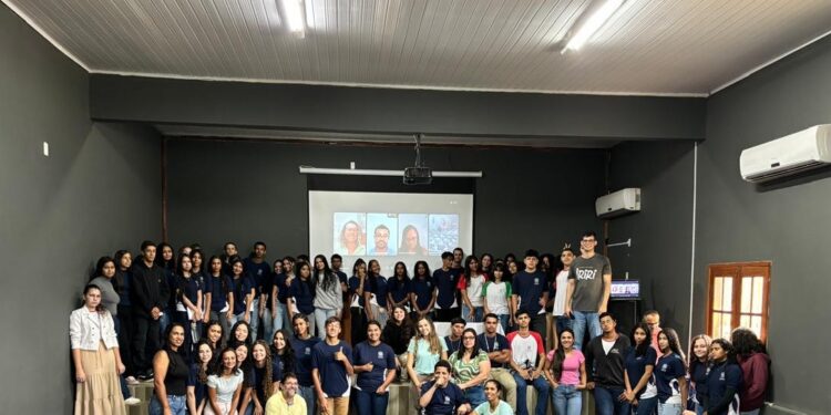 Escola de Brejetuba realiza palestra sobre acesso e permanência no Ensino Superior