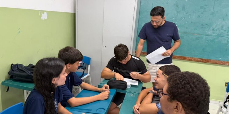 Escola José Damasceno Filho realiza atividade com metodologia World Café em Língua Portuguesa