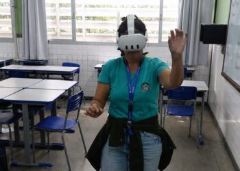 Estudantes utilizam realidade virtual para estudar grafismos indígenas em escola da Serra