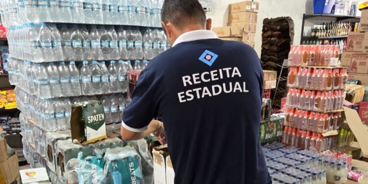 Fiscalização apreende 118 mil bebidas e identifica irregularidades em empresas do setor na Serra