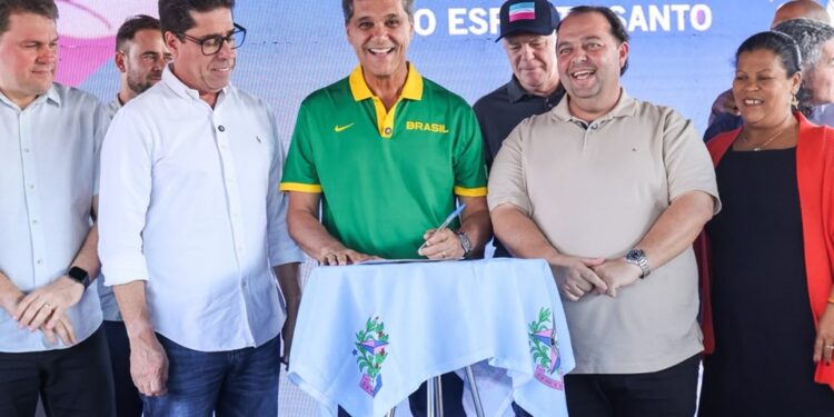 Governador Ricardo entrega rodovia e anuncia novos investimentos para educação infantil em Anchieta