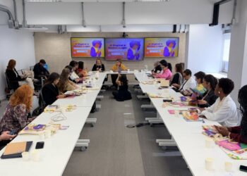 Ministério das Mulheres e Secom/PR promovem diálogo com influenciadoras sobre violência digital e aprimoramento do Ligue 180