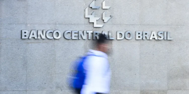 Copom avalia indicadores econômicos e decide sobre Selic