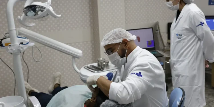 Comissão do Senado aprova novo piso salarial de médicos e dentistas