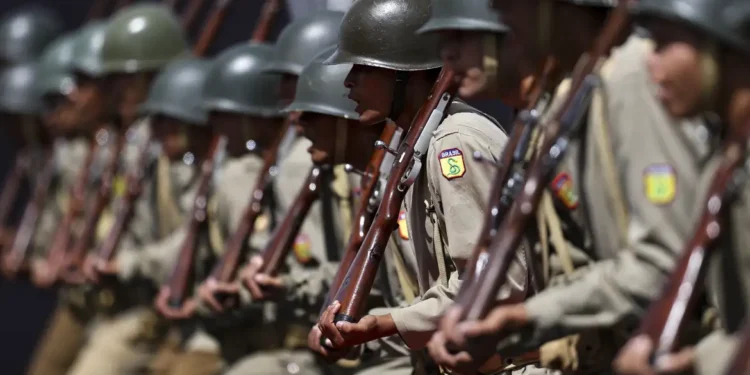 Exército mantém patrulha de fronteiras mesmo com bloqueio do orçamento