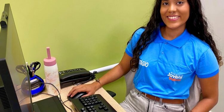 Governo abre inscrições para programa de estágio com mais de 2.000 vagas disponíveis e bolsa de até R$ 1.081,51
