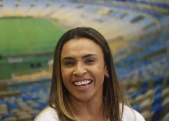 Com Marta como embaixadora, Tesouro quer atrair mais investidores