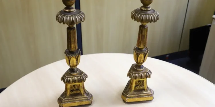 PF devolve peças furtadas de igreja no centro do Rio