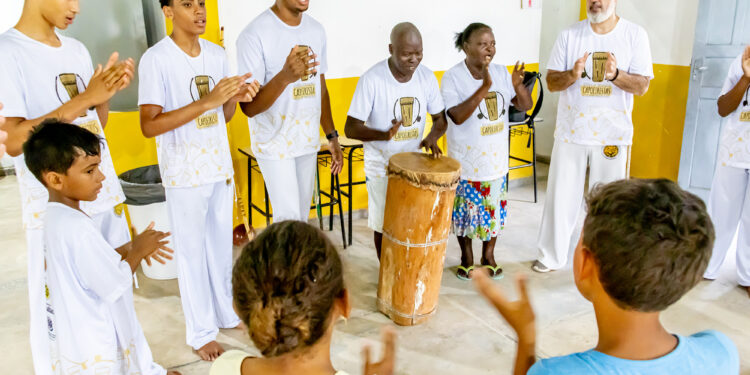 Certificação marca encerramento de curso de formação cultural em Cachoeiro