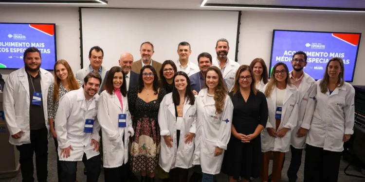 Projeto Mais Médicos Especialistas recebe 50 profissionais no Rio