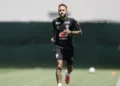 Neymar vai a campo pela primeira vez em treino da seleção brasileira