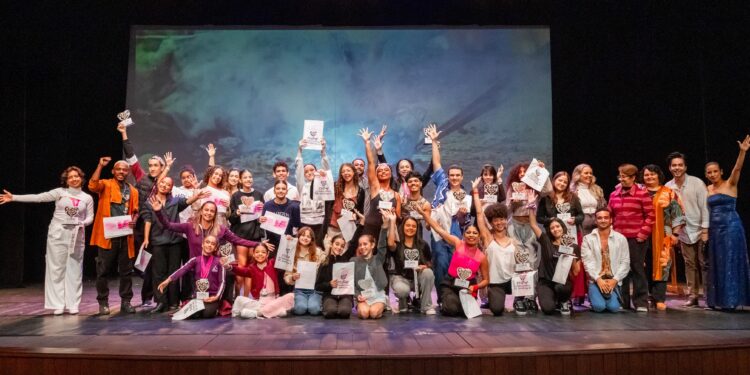 Theatro Carlos Gomes recebe o 1º Festival CBDD Kids ES com apresentações e premiação para jovens talentos da dança