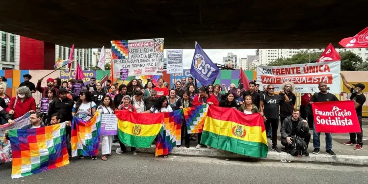 Ato em São Paulo presta solidariedade a protestos na Bolívia