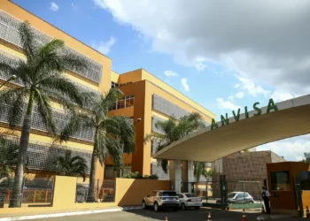 Anvisa suspende venda de energético Mister Hemp