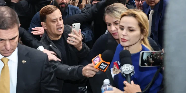 STJ mantém prisão da influenciadora Deolane Bezerra