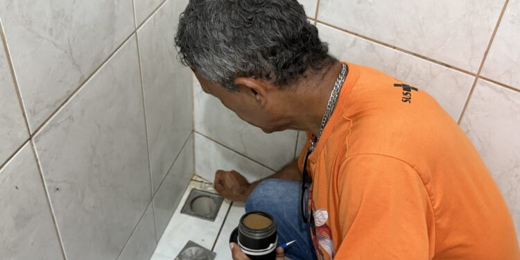 De porta em porta contra a dengue: cerca de 200 mil imóveis já foram vistoriados em Cariacica neste ano