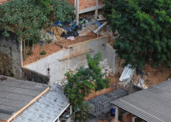 Obras de contenção de encosta no bairro Oriente chegam a 80% de conclusão