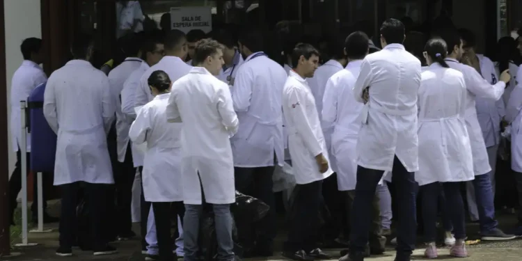 Enare: inscrição para residência médica com pré-requisito segue até 4ª