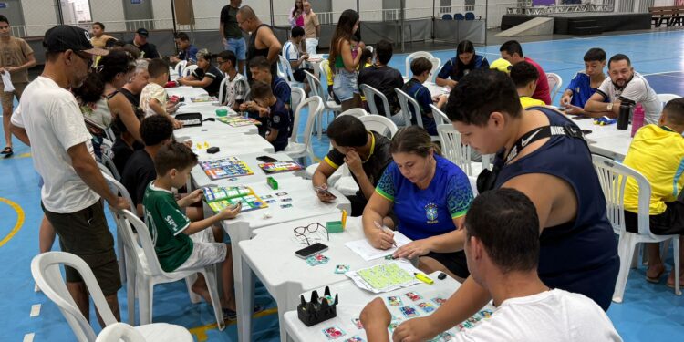 Missão álbum completo: sábado (4) tem troca de figurinhas da Copa do Mundo na Estação Cidadania-Esporte