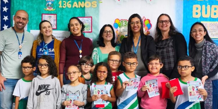 Alunos de Cariacica recebem óculos de grau e ganham mais qualidade no aprendizado