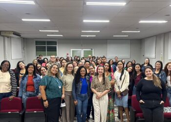 Estagiários da Educação Especial participam de formação sobre inclusão e manejo de crises em Cariacica