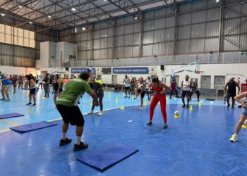 Aulão julino reúne alunos do programa Cariacica Saudável para atividades físicas e lazer