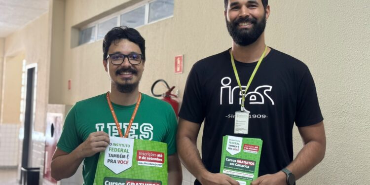Ifes visita escolas da rede municipal para incentivar alunos a participarem de processo seletivo