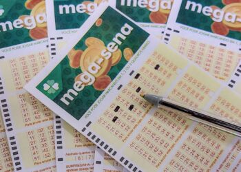 Mega-Sena acumula para R$ 135 milhões; confira as dezenas sorteadas