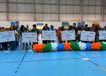 Jogos Estudantis de Cariacica reúnem mais de 300 alunos da rede municipal durante cerimônia de abertura