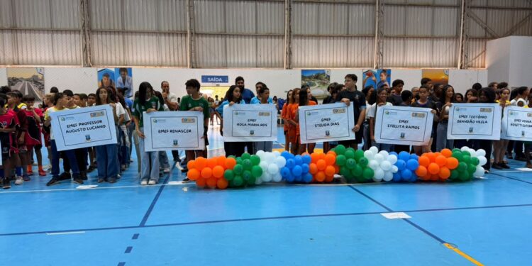 Jogos Estudantis de Cariacica reúnem mais de 300 alunos da rede municipal durante cerimônia de abertura