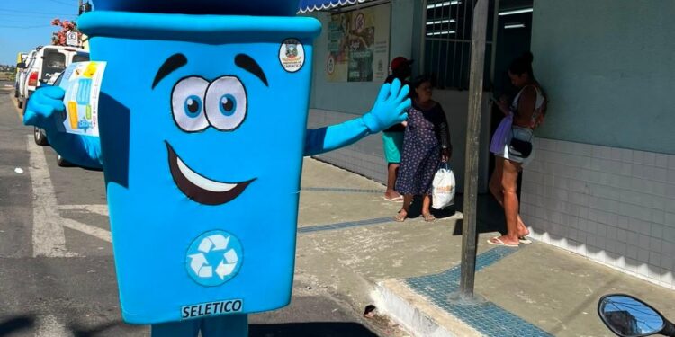 Seletico leva conscientização sobre limpeza para moradores de Nova Rosa da Penha