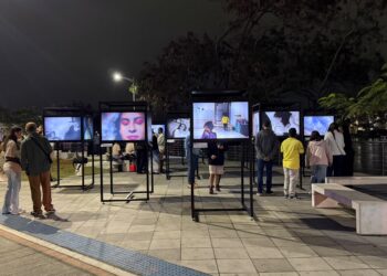 Exposição inédita na Orla de Cariacica apresenta obras produzidas por fotógrafos cegos