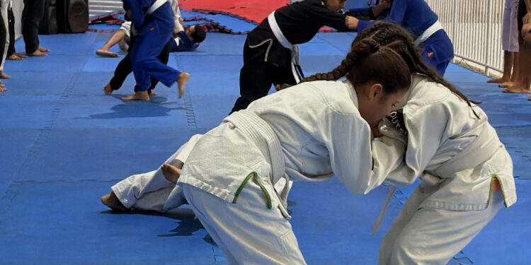 Secretaria de Esportes abre 25 vagas de jiu-jitsu para mulheres na Estação Cidadania-Esporte