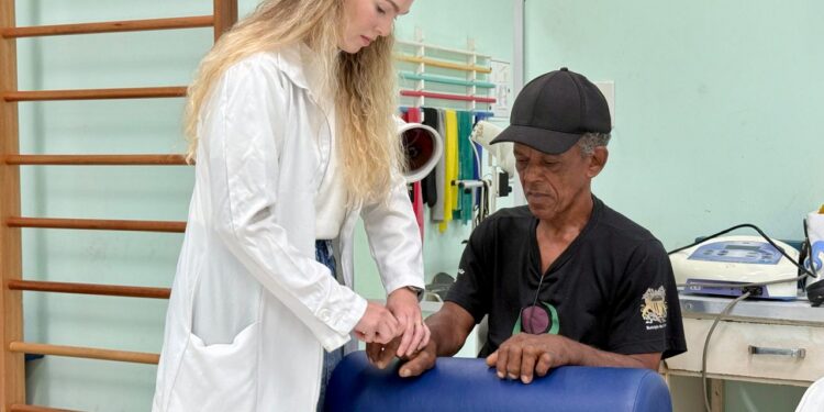 Fisioterapia na rede municipal soma mais de 2,5 mil atendimentos em 2026; saiba como acessar o serviço