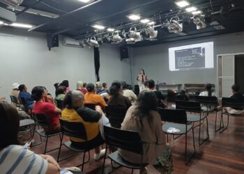 Cras de Nova Rosa da Penha realiza palestra educativa sobre prevenção às drogas